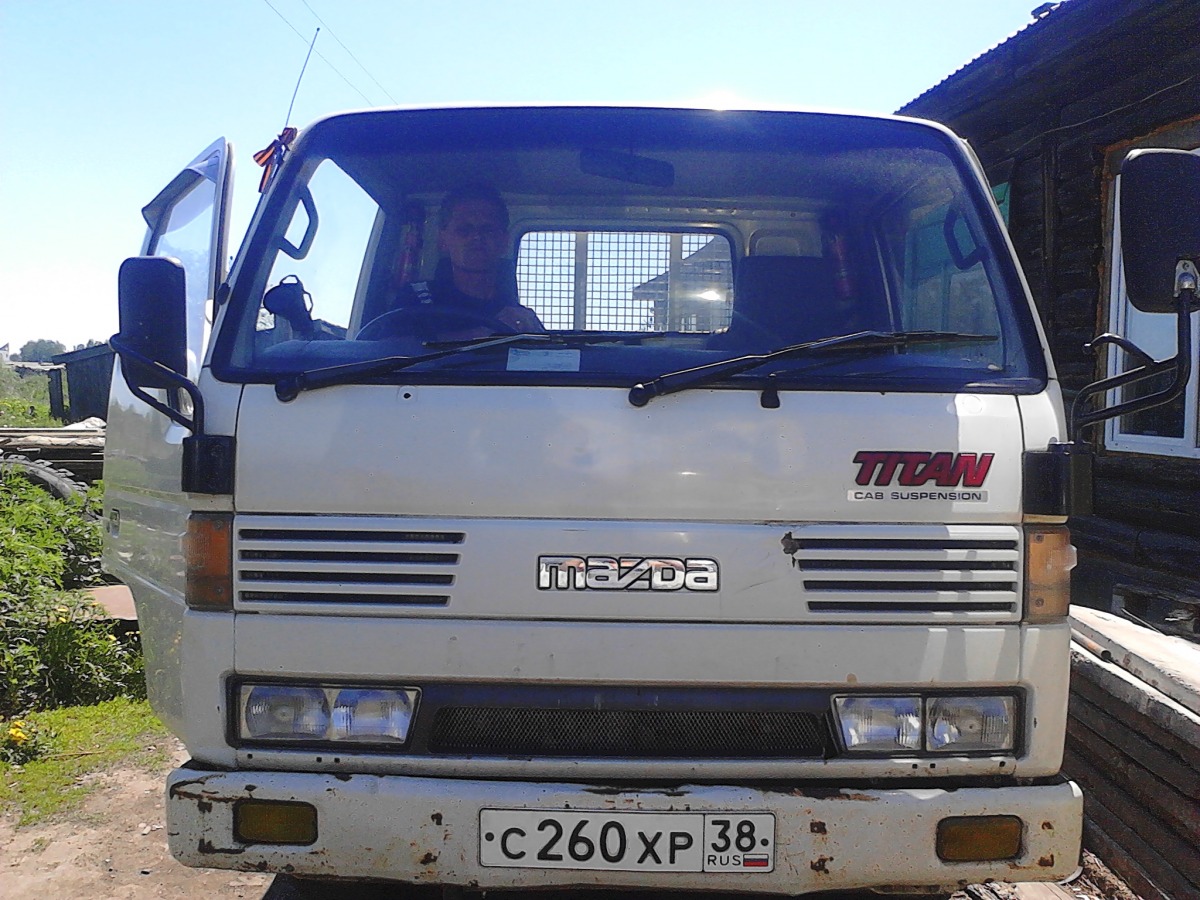 Продажа грузовиков в иркутской. Mazda Titan 1999. Мазда Титан 1985 г. Мазда Титан джамбо. Мазда Титан wgt4t.